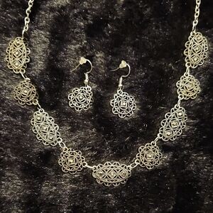 Silver-tone Filigree 16" + 3" Necklace and Earring Set - Elegant Women Jewelry
